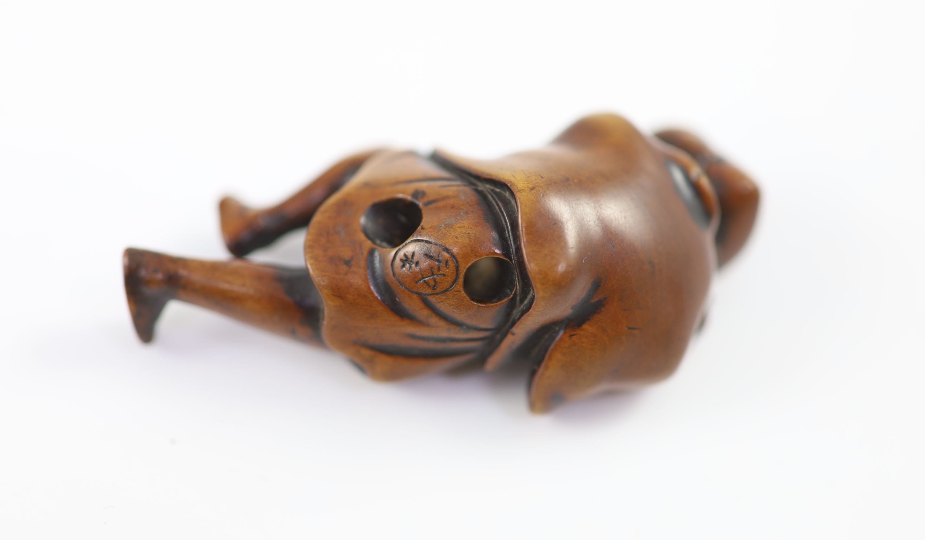 Three Japanese boxwood netsuke, 19th century, 3.5–6.5 cm